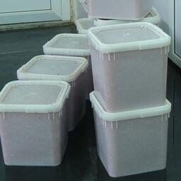 Злоумышленники похищали со складов куботейнеры с красной икрой. Архивное фото