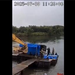 Подземные толчки застали рыболовный стан «Парамон» за оплодотворением кетовой икры. Кадр видео Северо-Восточного филиала Главрыбвода