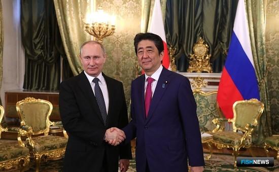 Премьер-министр Японии Синдзо АБЭ и президент России Владимир ПУТИН провели переговоры в Москве. Фото пресс-службы главы российского государства