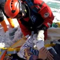 На промысле в Охотском море один из членов экипажа рыбодобывающего судна получил тяжелую черепно-мозговую травму. Фото Центра обеспечения действий по ГО, ЧС и пожарной безопасности в Камчатском крае.