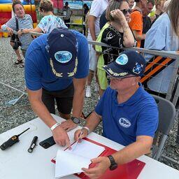 В работе судейской коллегии принимали участие заместитель руководителя Тихоокеанского филиала ВНИРО Александр Буслов заместитель директора ВНИРО — руководитель ТИНРО Алексей БАЙТАЛЮК. Фото пресс-службы филиала