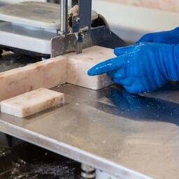 Производство рыбного филе на российском заводе. Архивное фото