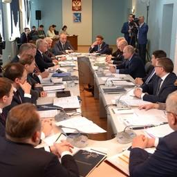 Президент Владимир ПУТИН провел в Ахтубинске совещание по вопросам социально-экономического развития Астраханской области. Фото пресс-службы главы государства