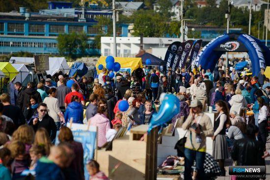 Несколько тысяч человек приняли участие в природоохранном фестивале «Море жизни», который прошел в центре Петропавловска-Камчатского. Фото пресс-службы правительства края