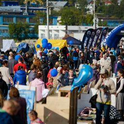 Несколько тысяч человек приняли участие в природоохранном фестивале «Море жизни», который прошел в центре Петропавловска-Камчатского. Фото пресс-службы правительства края