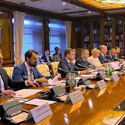 Поддержку с помощью льготных кредитных средств проектов в Дальневосточном регионе рассмотрели на заседании президиума Правительственной комиссии по вопросам социально-экономического развития Дальнего Востока. Фото пресс-службы полпредства президента в ДФО