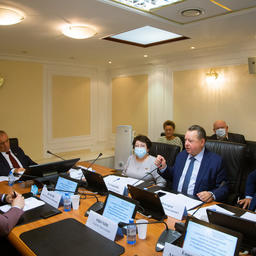 В обсуждении приняли активное участие сенаторы от рыбных регионов - Мурманской области, Приморья и Камчатки