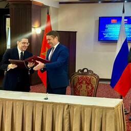 Документ подписали министр иностранных дел, африканского сотрудничества и по делам марокканцев, проживающих за рубежом, Насер БУРИТА и руководитель Росрыболовства Илья ШЕСТАКОВ в присутствии вице-премьера Дмитрия ПАТРУШЕВА. Фото пресс-службы ФАР.