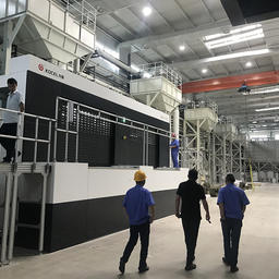 Завод Moon Tech в Янтае (КНР) регулярно пополняется современным оборудованием: 3D-принтер позволяет печатать матрицы с точностью до 0,2 мм