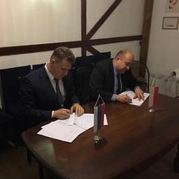 По итогам сессии руководители делегаций подписали протокол. Фото пресс-службы Западно-Балтийского теруправления Росрыболовства