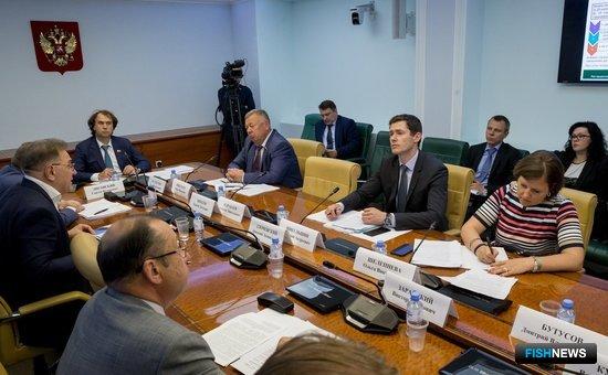 Совещание по совершенствованию законодательной базы системы сельхозстрахования состоялось в Совете Федерации. Фото пресс-службы СФ