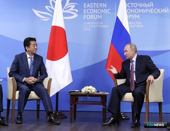 Президент Владимир ПУТИН и премьер-министр Японии Синдзо АБЭ провели переговоры во Владивостоке. Фото ТАСС