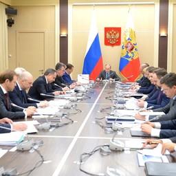 Совещание главы государства Владимира ПУТИНА с членами правительства. Фото пресс-службы президента