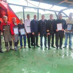 Спасатели были удостоены благодарственных грамот от министерства рыбного хозяйства Камчатки. Фото предоставлено ЭО АСР