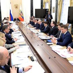 Президент Владимир ПУТИН на совещании с членами Правительства. Фото пресс-службы Кремля