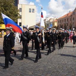 Праздничное шествие курсантов «Крузенштерна» по центральной улице Клайпеды. Фото пресс-службе БГАРФ.