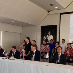 Руководитель Росрыболовства Илья ШЕСТАКОВ подписывает соглашение о предотвращении нерегулируемого промысла в Арктике. Фото пресс-службы федерального агентства