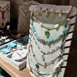 В универмаге можно найти и другую продукцию с морской тематикой