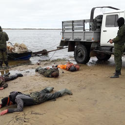 Группу браконьеров задержали в районе залива Помрь. Фото пресс-службы Пограничного управления ФСБ России по Сахалинской области