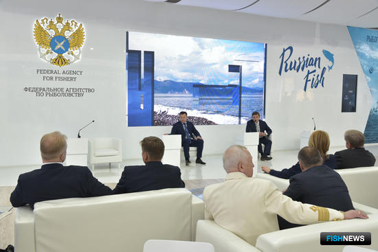 Встреча проходила в формате делового завтрака в павильоне «Русский рыбный дом». Фото пресс-службы ФАР