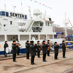 На краболове «Сентен» для «Сигма Марин Технолоджи» торжественно подняли государственный флаг. Фото пресс-службы ОСК