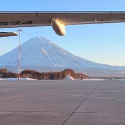 С 1 ноября один авиапассажир сможет вывезти с собой с территории Камчатского края в ручной клади или багаже не более 10 кг красной икры без маркировки изготовителя. Архивное фото