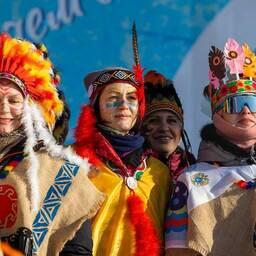 Народ соревновался и в креативности нарядов. Фото пресс-службы правительства Сахалинской области