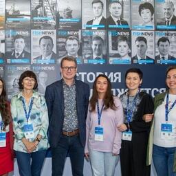 Команда Fishnews на нашем стенде на Международном рыбопромышленном форуме и Выставке рыбной индустрии в Санкт-Петербурге