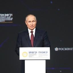 Президент Владимир ПУТИН на пленарном заседании Петербургского международного экономического форума. Фото ТАСС