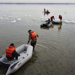 Специалисты Нижне-Обского филиала Главрыбвода выпустили в водоем 7 млн личинок пеляди для товарной аквакультуры. Фото пресс-службы учреждения