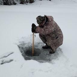 В Забайкалье ихтиологи исследуют зимовальные ямы на реках региона. Фото пресс-центра Главрыбвода