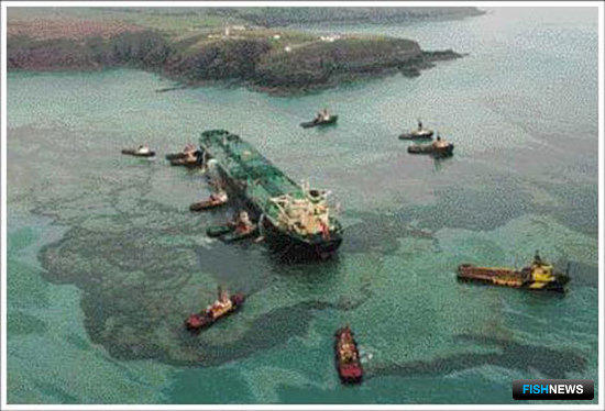 Борьба с разливами нефти на море