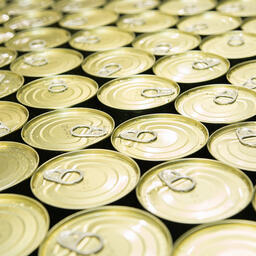 Средства направят, в том числе, на поддержку производителей консервов и пресервов из водных биоресурсов