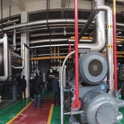 С запуском второй очереди холодильников крупнейший завод по переработке кальмара Haidu сможет обеспечить хранение более 250 тыс. тонн (машинное отделение)