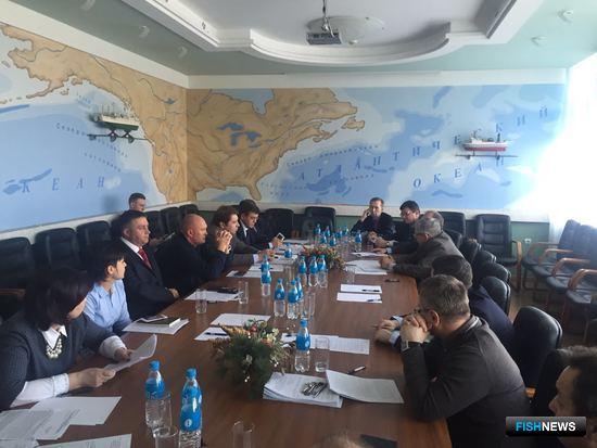 В ТИНРО-Центре прошло совместное заседание трех общественных экспертных советов Приморского края - по рыбному хозяйству, водным биоресурсам и аквакультуре; по транспортной политике; по развитию предпринимательства