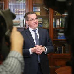 Губернатор Астраханской области Александр ЖИЛКИН на брифинге. Фото пресс-службы главы региона