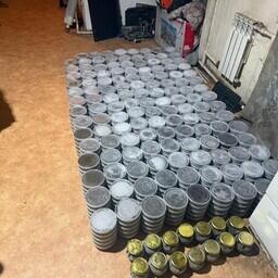 У фигурантов нашли почти 350 кг черной икры. Фото пресс-службы СУ СКР по Хабаровскому краю и Еврейской автономной области