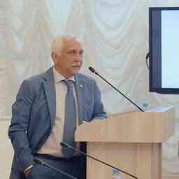  О важности контроля за цветением микроводорослей на заседании президиума РАН заявил член-корреспондент академии Игорь ДОЛМАТОВ. Скрин видео выступления