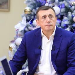 Губернатор Сахалинской области Валерий ЛИМАРЕНКО на прямой линии рассказал о программе «Доступная рыба». Фото пресс-службы правительства региона