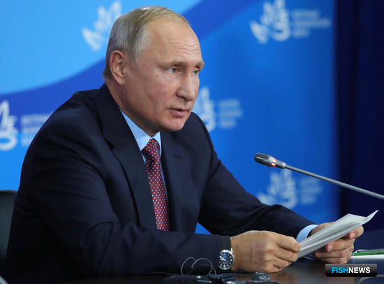 Президент Владимир ПУТИН делает заявление для прессы по итогам переговоров. Фото ТАСС