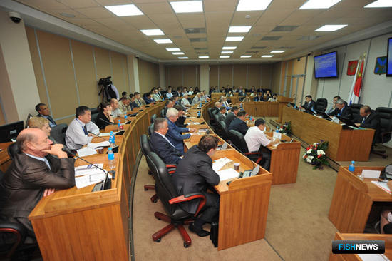 Круглый стол «Кластерный механизм как средство для устойчивого развития рыбохозяйственного комплекса» – VIII Международный конгресс рыбаков, Владивосток.