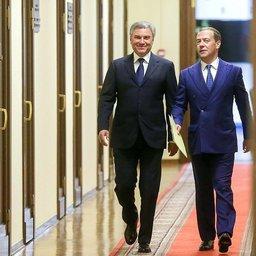 Исполняющий обязанности председателя правительства Дмитрий МЕДВЕДЕВ прибыл в Госдуму для консультаций с фракциями. Фото с сайта ГД