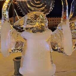 Ворон Кутх — персонаж мифов многих коренных народов Сибири и Дальнего Востока