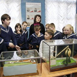 Ученики морского класса школы № 1 города Полярный посетили ММРК им. И.И. Месяцева