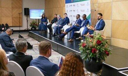 В городе Виндхук в рамках 11-го заседания межправительственной российско-намибийской комиссии по торгово-экономическому сотрудничеству состоялся бизнес-форум. Фото пресс-службы полпредства президента в ДФО