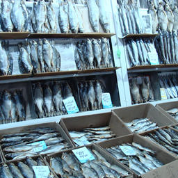 Вяленая рыба на рынке Астрахани