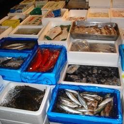 Продукция на рыбном рынке в Японии