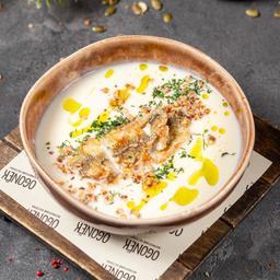 Сельдереевый крем-суп с хрустящей корюшкой. Фото Ogonёк