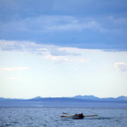 Лодка морзверобоев на Чукотке. Фото пресс-службы ЧАО