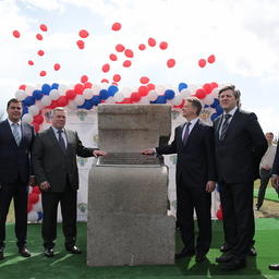 Церемония установки первого камня. Фото пресс-службы губернатора Ростовской области